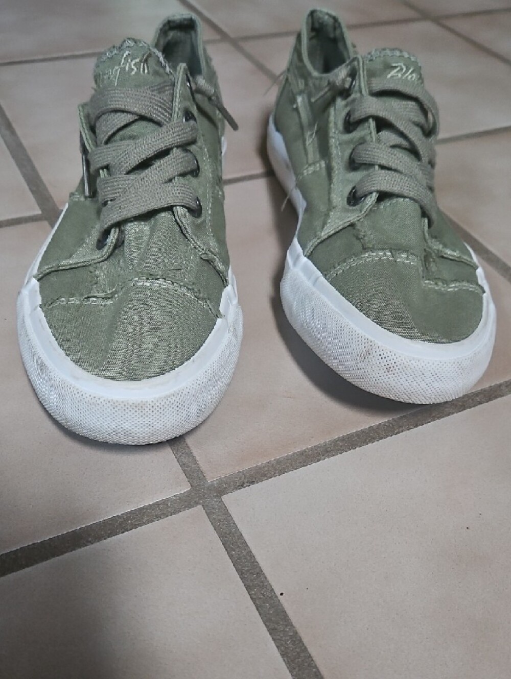 Casual Olive Green Women's Canvas Sneakers - Picture 8 of 8